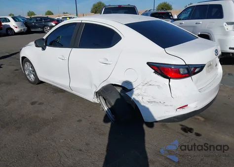 2017 Toyota Yaris Ia из США, поврежденный, VIN 3MYDLBYV1HY157219